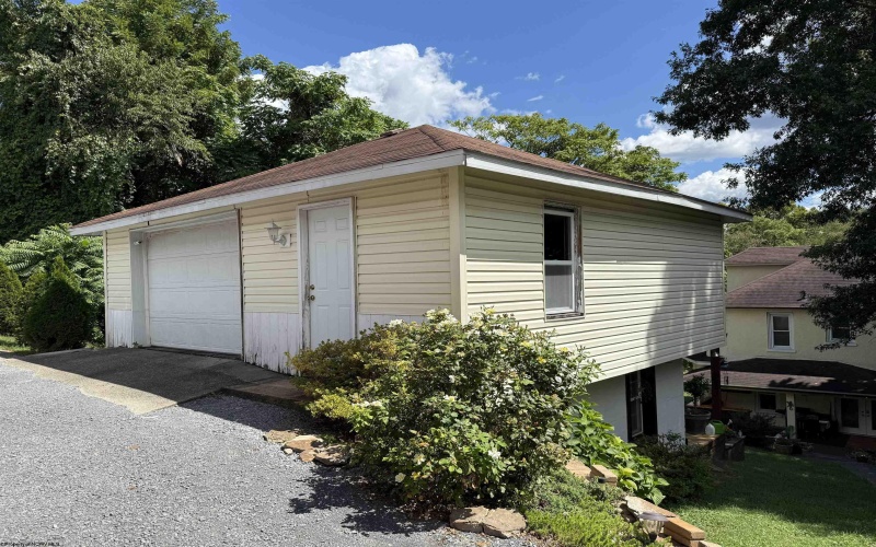 116 Elkins Street, Fairmont, West Virginia 26554, 3 Bedrooms Bedrooms, 7 Rooms Rooms,1 BathroomBathrooms,Single Family Detached,For Sale,Elkins,10161250