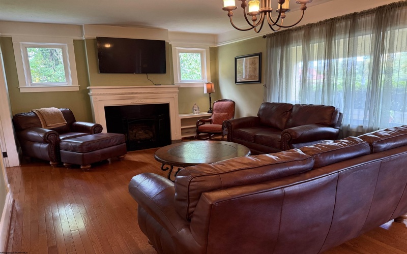 116 Elkins Street, Fairmont, West Virginia 26554, 3 Bedrooms Bedrooms, 7 Rooms Rooms,1 BathroomBathrooms,Single Family Detached,For Sale,Elkins,10161250