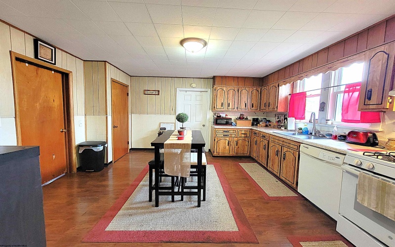 478 Dunkard Avenue, Westover, West Virginia 26501, 2 Bedrooms Bedrooms, 5 Rooms Rooms,1 BathroomBathrooms,Single Family Detached,For Sale,Dunkard,10161236