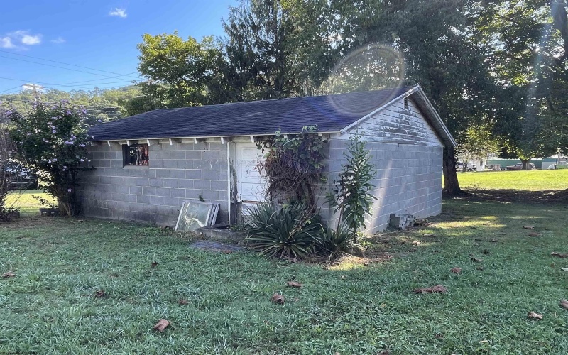 8 Skin Creek Road, Weston, West Virginia 26452, 4 Bedrooms Bedrooms, 8 Rooms Rooms,1 BathroomBathrooms,Single Family Detached,For Sale,Skin Creek,10161238