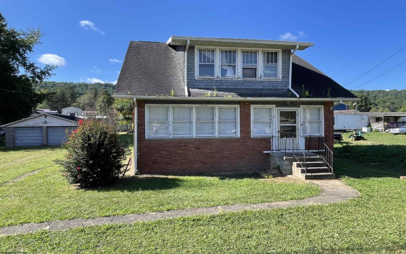8 Skin Creek Road, Weston, West Virginia 26452, 4 Bedrooms Bedrooms, 8 Rooms Rooms,1 BathroomBathrooms,Single Family Detached,For Sale,Skin Creek,10161238