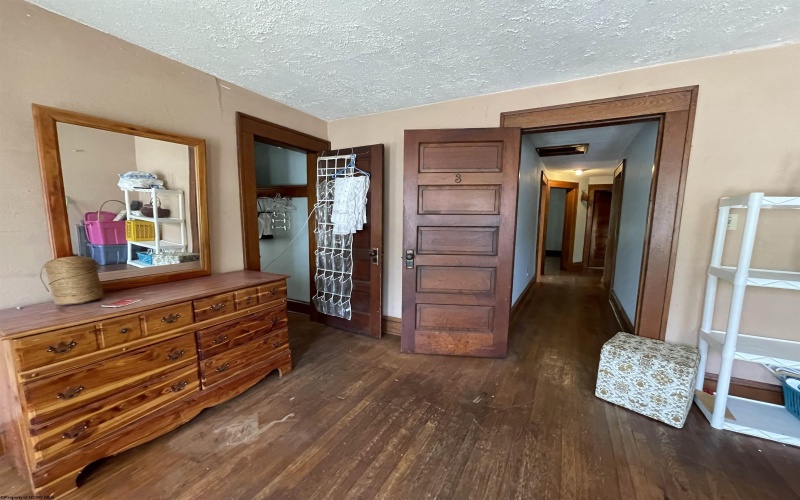 8 Skin Creek Road, Weston, West Virginia 26452, 4 Bedrooms Bedrooms, 8 Rooms Rooms,1 BathroomBathrooms,Single Family Detached,For Sale,Skin Creek,10161238