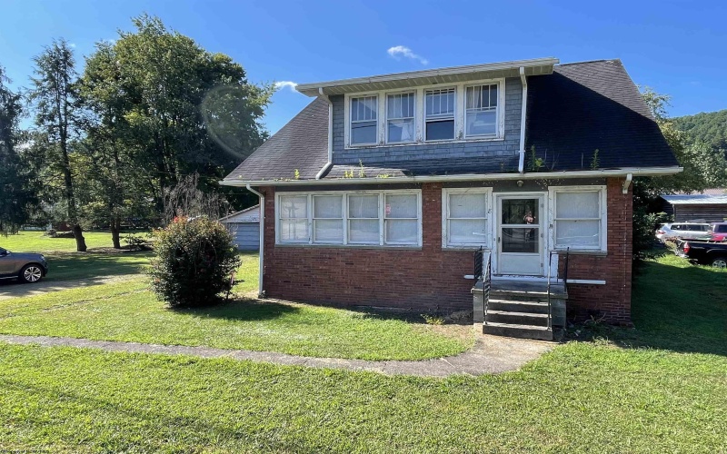 8 Skin Creek Road, Weston, West Virginia 26452, 4 Bedrooms Bedrooms, 8 Rooms Rooms,1 BathroomBathrooms,Single Family Detached,For Sale,Skin Creek,10161238