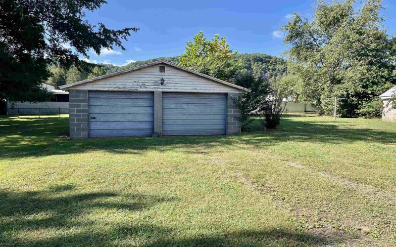 8 Skin Creek Road, Weston, West Virginia 26452, 4 Bedrooms Bedrooms, 8 Rooms Rooms,1 BathroomBathrooms,Single Family Detached,For Sale,Skin Creek,10161238