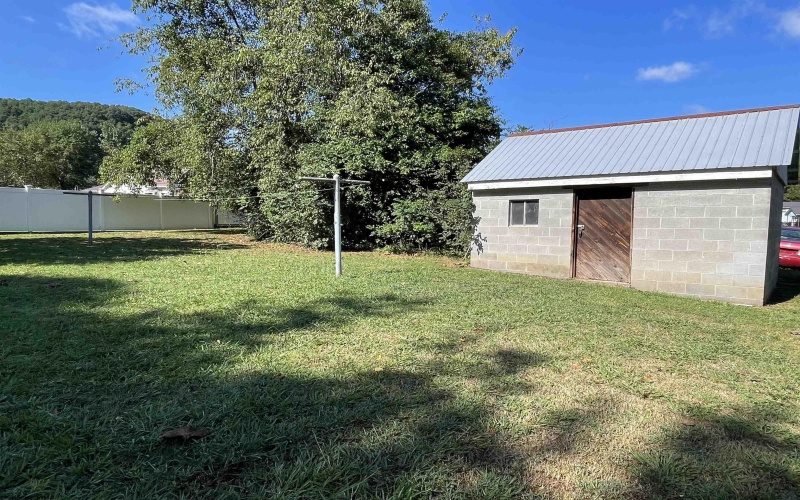 8 Skin Creek Road, Weston, West Virginia 26452, 4 Bedrooms Bedrooms, 8 Rooms Rooms,1 BathroomBathrooms,Single Family Detached,For Sale,Skin Creek,10161238