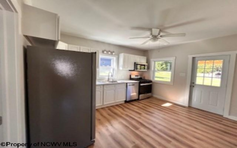 43 Shaver Street, Monongah, West Virginia 26554, 1 Bedroom Bedrooms, 4 Rooms Rooms,1 BathroomBathrooms,Single Family Detached,For Sale,Shaver,10161245