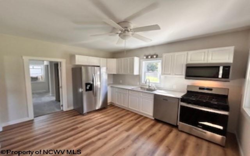 43 Shaver Street, Monongah, West Virginia 26554, 1 Bedroom Bedrooms, 4 Rooms Rooms,1 BathroomBathrooms,Single Family Detached,For Sale,Shaver,10161245