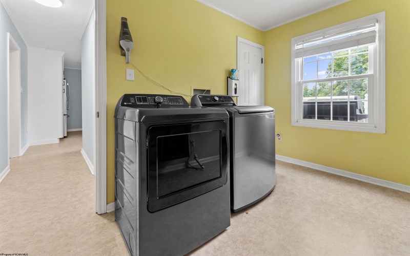 763 South Hills Drive, Morgantown, West Virginia 26501, 3 Bedrooms Bedrooms, 11 Rooms Rooms,3 BathroomsBathrooms,Single Family Detached,For Sale,South Hills,10161241