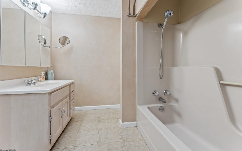 763 South Hills Drive, Morgantown, West Virginia 26501, 3 Bedrooms Bedrooms, 11 Rooms Rooms,3 BathroomsBathrooms,Single Family Detached,For Sale,South Hills,10161241
