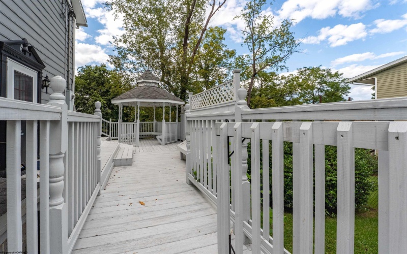 763 South Hills Drive, Morgantown, West Virginia 26501, 3 Bedrooms Bedrooms, 11 Rooms Rooms,3 BathroomsBathrooms,Single Family Detached,For Sale,South Hills,10161241