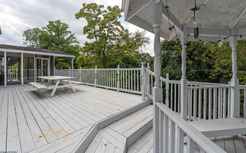 763 South Hills Drive, Morgantown, West Virginia 26501, 3 Bedrooms Bedrooms, 11 Rooms Rooms,3 BathroomsBathrooms,Single Family Detached,For Sale,South Hills,10161241