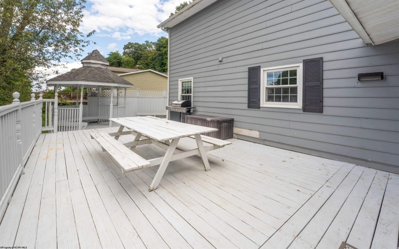763 South Hills Drive, Morgantown, West Virginia 26501, 3 Bedrooms Bedrooms, 11 Rooms Rooms,3 BathroomsBathrooms,Single Family Detached,For Sale,South Hills,10161241
