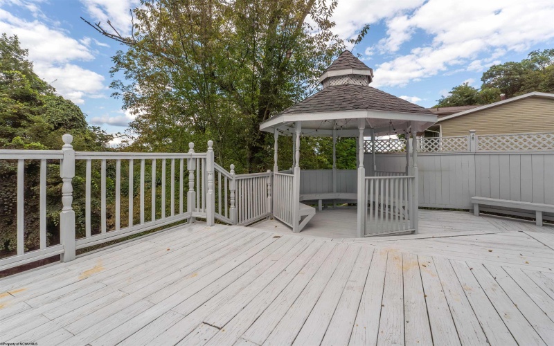763 South Hills Drive, Morgantown, West Virginia 26501, 3 Bedrooms Bedrooms, 11 Rooms Rooms,3 BathroomsBathrooms,Single Family Detached,For Sale,South Hills,10161241