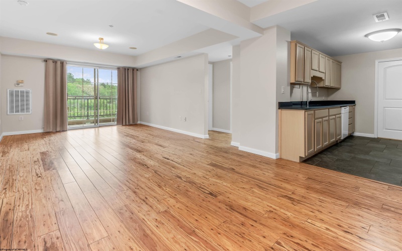 1117 University Avenue, Morgantown, West Virginia 26505-5912, 3 Bedrooms Bedrooms, 6 Rooms Rooms,3 BathroomsBathrooms,Single Family Attached,For Sale,University,10161264