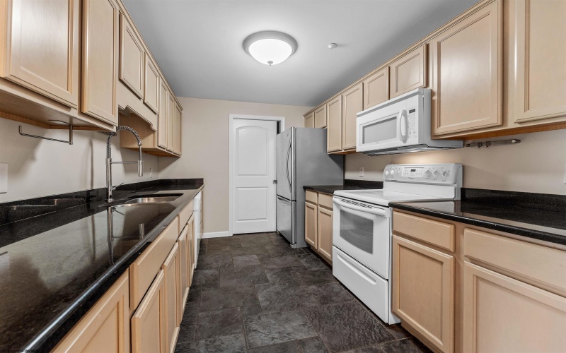 1117 University Avenue, Morgantown, West Virginia 26505-5912, 3 Bedrooms Bedrooms, 6 Rooms Rooms,3 BathroomsBathrooms,Single Family Attached,For Sale,University,10161264