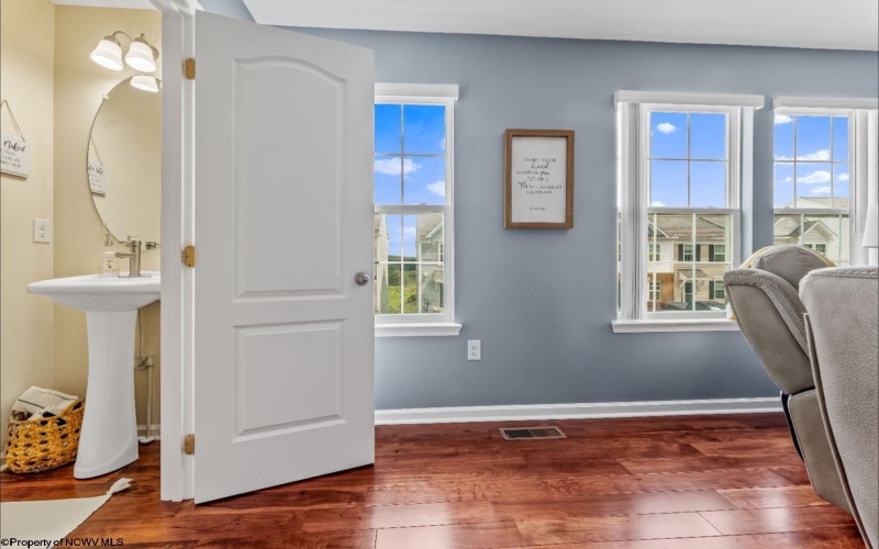 127 Tee Drive, Maidsville, West Virginia 26541, 3 Bedrooms Bedrooms, 8 Rooms Rooms,2 BathroomsBathrooms,Single Family Attached,For Sale,Tee,10161275