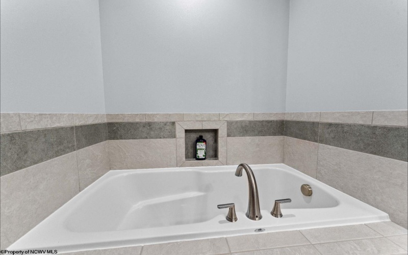 127 Tee Drive, Maidsville, West Virginia 26541, 3 Bedrooms Bedrooms, 8 Rooms Rooms,2 BathroomsBathrooms,Single Family Attached,For Sale,Tee,10161275