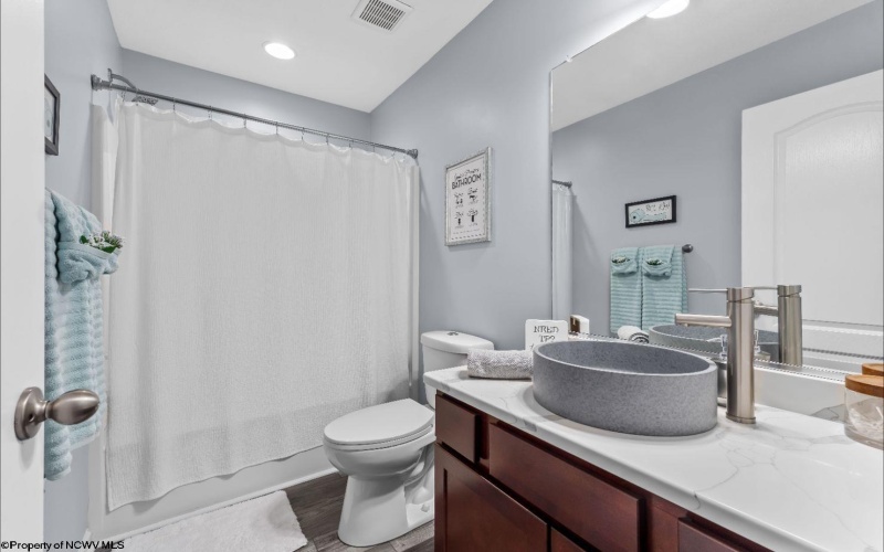 127 Tee Drive, Maidsville, West Virginia 26541, 3 Bedrooms Bedrooms, 8 Rooms Rooms,2 BathroomsBathrooms,Single Family Attached,For Sale,Tee,10161275