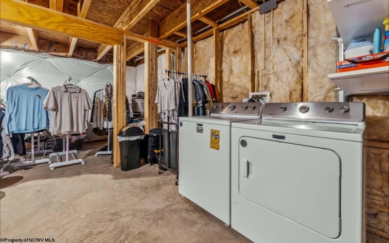 127 Tee Drive, Maidsville, West Virginia 26541, 3 Bedrooms Bedrooms, 8 Rooms Rooms,2 BathroomsBathrooms,Single Family Attached,For Sale,Tee,10161275