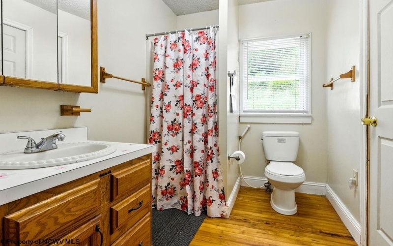 409 Nutters Run Road, Nutter Fort, West Virginia 26301, 4 Bedrooms Bedrooms, 10 Rooms Rooms,3 BathroomsBathrooms,Single Family Detached,For Sale,Nutters Run,10161258
