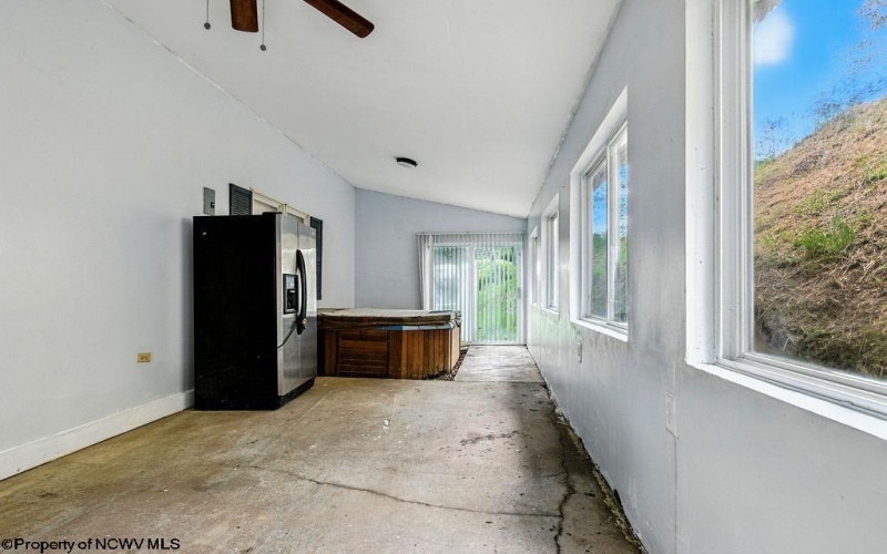 409 Nutters Run Road, Nutter Fort, West Virginia 26301, 4 Bedrooms Bedrooms, 10 Rooms Rooms,3 BathroomsBathrooms,Single Family Detached,For Sale,Nutters Run,10161258