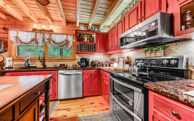 74 Ken Snyder Road, Tunnelton, West Virginia 26444, 4 Bedrooms Bedrooms, 14 Rooms Rooms,3 BathroomsBathrooms,Single Family Detached,For Sale,Ken Snyder,10161268