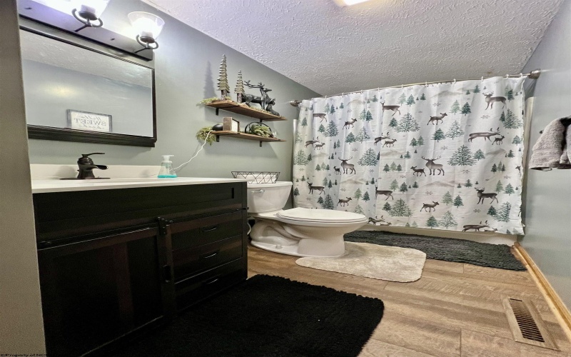 790 Grass Run Road, Weston, West Virginia 26452, 3 Bedrooms Bedrooms, 7 Rooms Rooms,2 BathroomsBathrooms,Single Family Detached,For Sale,Grass Run,10161273