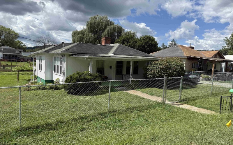 8688 Cost Avenue, Stonewood, West Virginia 26301, 2 Bedrooms Bedrooms, 4 Rooms Rooms,1 BathroomBathrooms,Single Family Detached,For Sale,Cost,10161274
