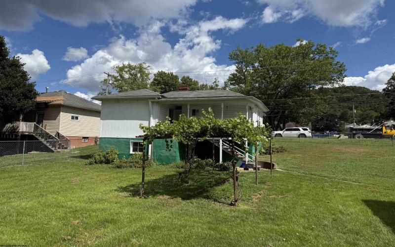 8688 Cost Avenue, Stonewood, West Virginia 26301, 2 Bedrooms Bedrooms, 4 Rooms Rooms,1 BathroomBathrooms,Single Family Detached,For Sale,Cost,10161274