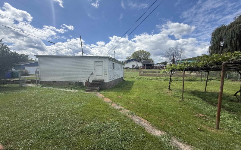 8688 Cost Avenue, Stonewood, West Virginia 26301, 2 Bedrooms Bedrooms, 4 Rooms Rooms,1 BathroomBathrooms,Single Family Detached,For Sale,Cost,10161274