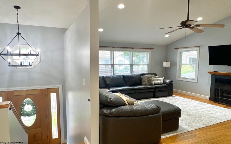 2061 Pinecrest Drive, Morgantown, West Virginia 26505, 3 Bedrooms Bedrooms, 7 Rooms Rooms,2 BathroomsBathrooms,Single Family Detached,For Sale,Pinecrest,10161279
