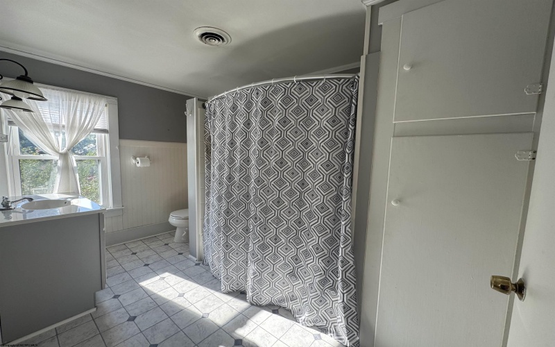 15 Ritchie Street, Buckhannon, West Virginia 26201, 2 Bedrooms Bedrooms, 5 Rooms Rooms,2 BathroomsBathrooms,Single Family Detached,For Sale,Ritchie,10161280