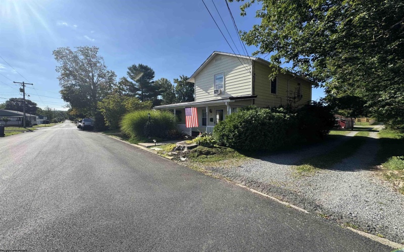 15 Ritchie Street, Buckhannon, West Virginia 26201, 2 Bedrooms Bedrooms, 5 Rooms Rooms,2 BathroomsBathrooms,Single Family Detached,For Sale,Ritchie,10161280