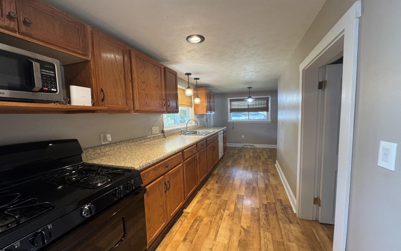 15 Ritchie Street, Buckhannon, West Virginia 26201, 2 Bedrooms Bedrooms, 5 Rooms Rooms,2 BathroomsBathrooms,Single Family Detached,For Sale,Ritchie,10161280