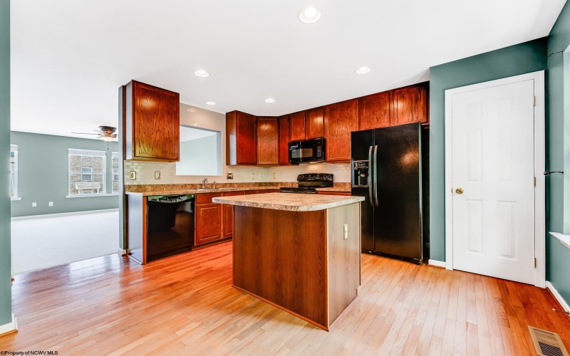 134 BIRDS EYE VIEW Drive, Morgantown, West Virginia 26501, 3 Bedrooms Bedrooms, 5 Rooms Rooms,2 BathroomsBathrooms,Single Family Attached,For Sale,BIRDS EYE VIEW,10161284