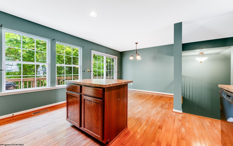 134 BIRDS EYE VIEW Drive, Morgantown, West Virginia 26501, 3 Bedrooms Bedrooms, 5 Rooms Rooms,2 BathroomsBathrooms,Single Family Attached,For Sale,BIRDS EYE VIEW,10161284