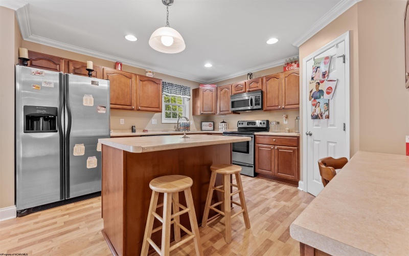 110 New Castle Drive, Morgantown, West Virginia 26508, 3 Bedrooms Bedrooms, 7 Rooms Rooms,2 BathroomsBathrooms,Single Family Attached,For Sale,New Castle,10161290