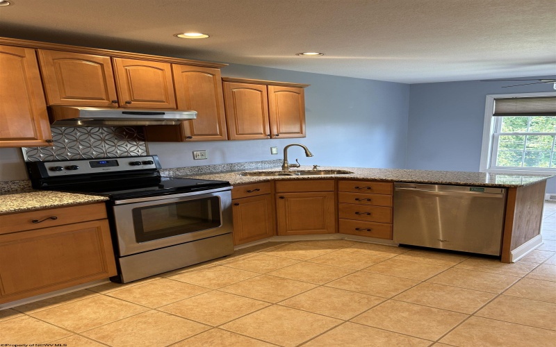 109 Cobblestone Circle, Morgantown, West Virginia 26505, 4 Bedrooms Bedrooms, 8 Rooms Rooms,3 BathroomsBathrooms,Single Family Detached,For Sale,Cobblestone,10161298