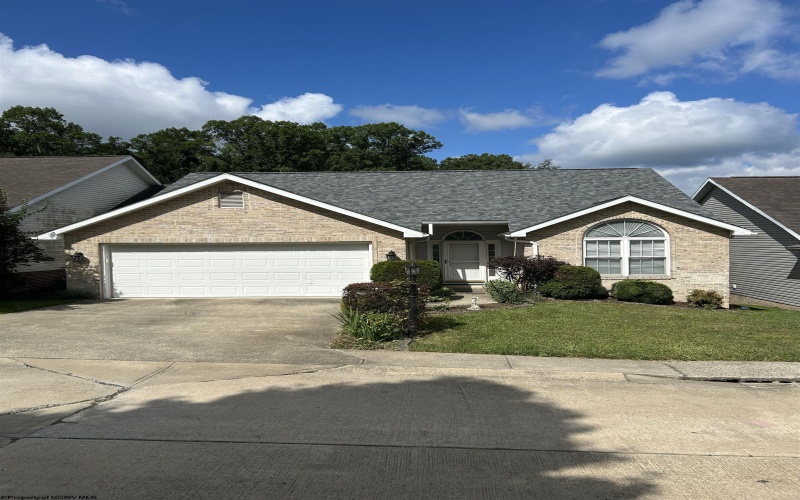 109 Cobblestone Circle, Morgantown, West Virginia 26505, 4 Bedrooms Bedrooms, 8 Rooms Rooms,3 BathroomsBathrooms,Single Family Detached,For Sale,Cobblestone,10161298