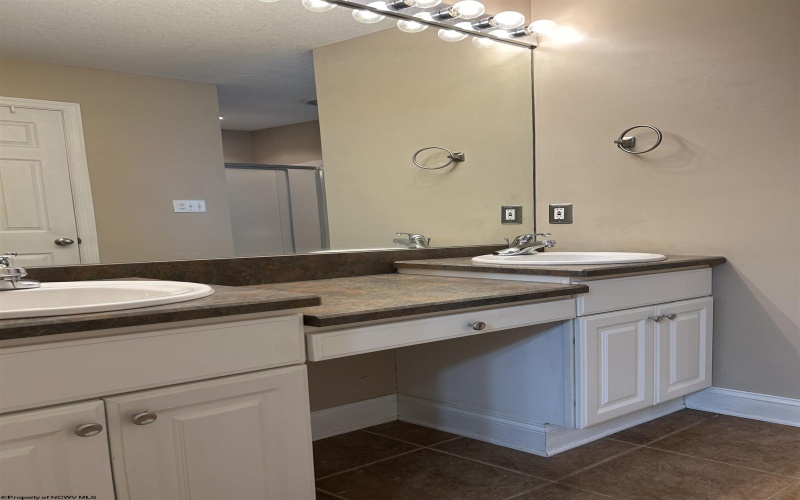 109 Cobblestone Circle, Morgantown, West Virginia 26505, 4 Bedrooms Bedrooms, 8 Rooms Rooms,3 BathroomsBathrooms,Single Family Detached,For Sale,Cobblestone,10161298