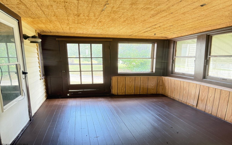 1352 Limestone Road, Clarksburg, West Virginia 26301, 2 Bedrooms Bedrooms, 5 Rooms Rooms,1 BathroomBathrooms,Single Family Detached,For Sale,Limestone,10161296