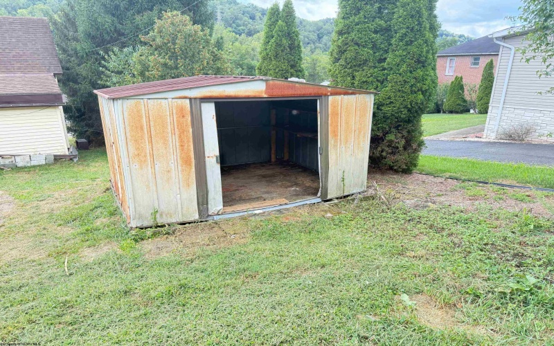 1352 Limestone Road, Clarksburg, West Virginia 26301, 2 Bedrooms Bedrooms, 5 Rooms Rooms,1 BathroomBathrooms,Single Family Detached,For Sale,Limestone,10161296