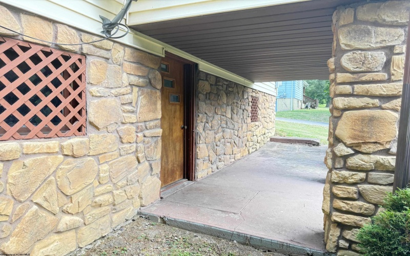 1352 Limestone Road, Clarksburg, West Virginia 26301, 2 Bedrooms Bedrooms, 5 Rooms Rooms,1 BathroomBathrooms,Single Family Detached,For Sale,Limestone,10161296