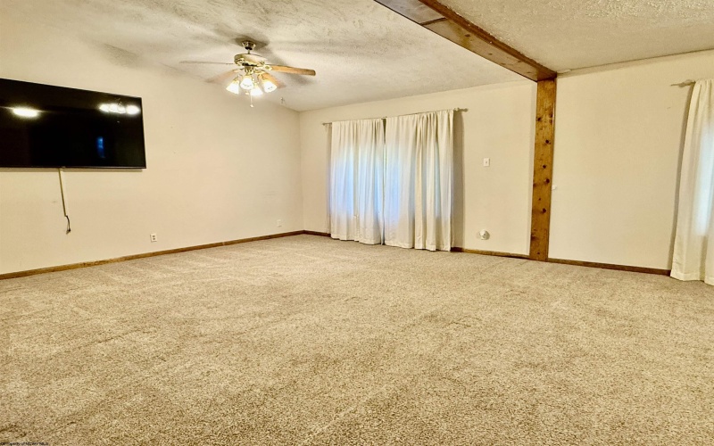 602 Hoult Road, Fairmont, West Virginia 26554, 3 Bedrooms Bedrooms, 6 Rooms Rooms,4 BathroomsBathrooms,Single Family Detached,For Sale,Hoult,10161288