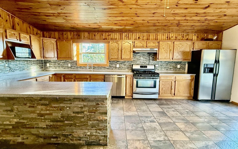 602 Hoult Road, Fairmont, West Virginia 26554, 3 Bedrooms Bedrooms, 6 Rooms Rooms,4 BathroomsBathrooms,Single Family Detached,For Sale,Hoult,10161288