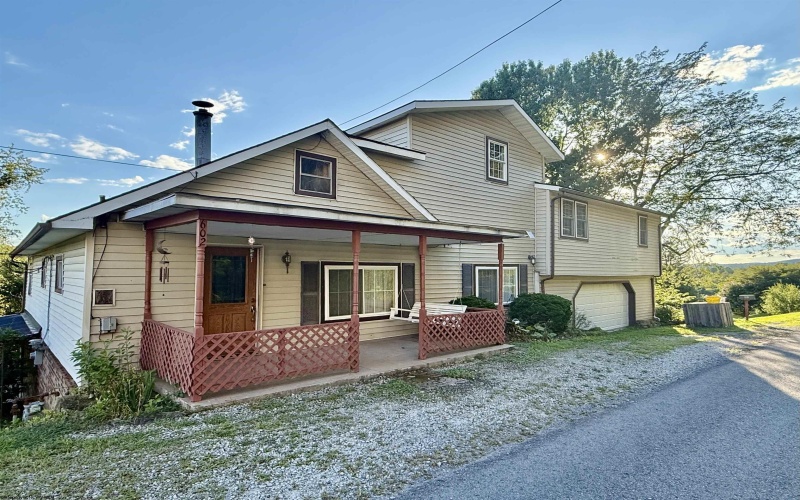 602 Hoult Road, Fairmont, West Virginia 26554, 3 Bedrooms Bedrooms, 6 Rooms Rooms,4 BathroomsBathrooms,Single Family Detached,For Sale,Hoult,10161288