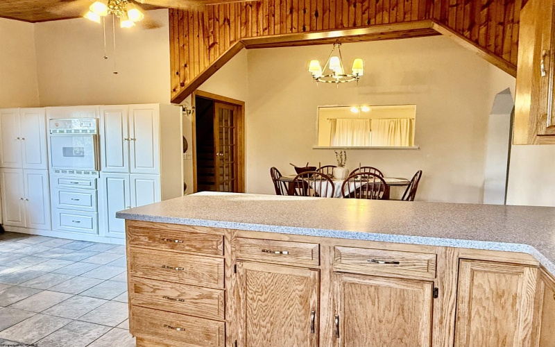 602 Hoult Road, Fairmont, West Virginia 26554, 3 Bedrooms Bedrooms, 6 Rooms Rooms,4 BathroomsBathrooms,Single Family Detached,For Sale,Hoult,10161288