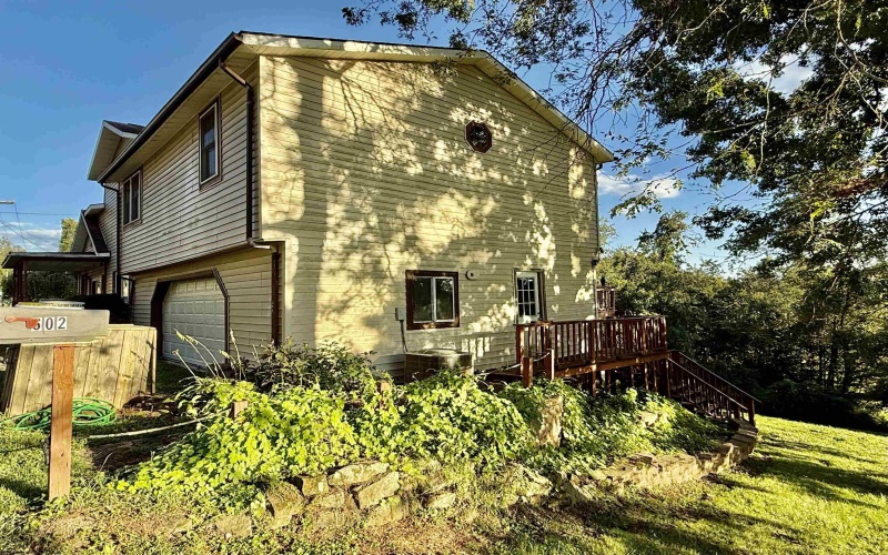 602 Hoult Road, Fairmont, West Virginia 26554, 3 Bedrooms Bedrooms, 6 Rooms Rooms,4 BathroomsBathrooms,Single Family Detached,For Sale,Hoult,10161288