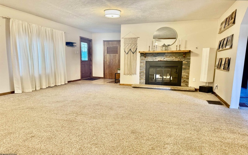 602 Hoult Road, Fairmont, West Virginia 26554, 3 Bedrooms Bedrooms, 6 Rooms Rooms,4 BathroomsBathrooms,Single Family Detached,For Sale,Hoult,10161288