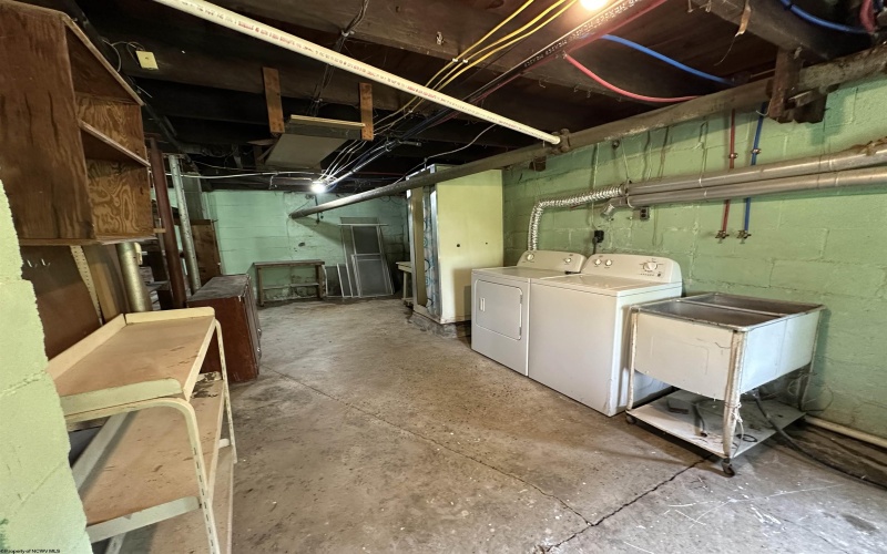 196 Buena Vista Avenue, Clarksburg, West Virginia 26301, 3 Bedrooms Bedrooms, 7 Rooms Rooms,1 BathroomBathrooms,Single Family Detached,For Sale,Buena Vista,10160617